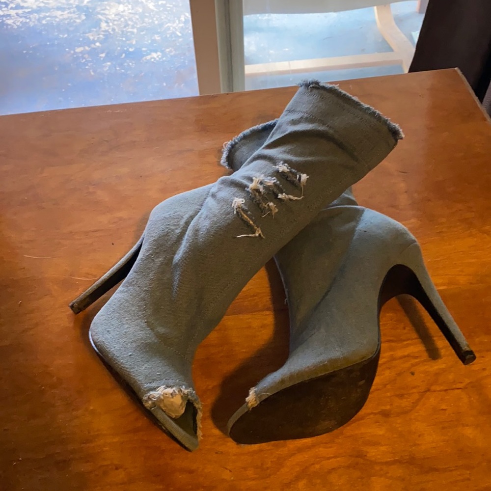 Perfect for during the day goes with whatever brand new never been worn